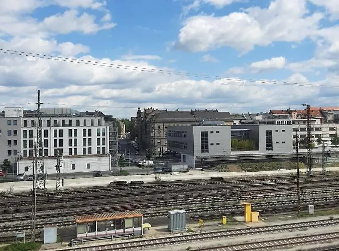 Appartement Mit Penthaus Charakter *
